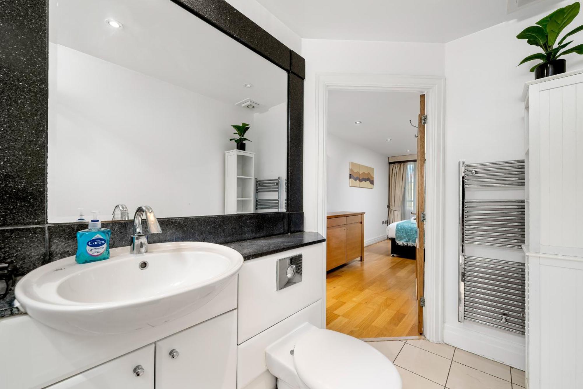 Modern Paddington Station 2 Bedroom Apartment London Bagian luar foto